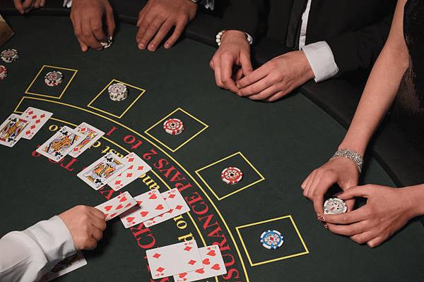 Find Refined Baccarat Tables at an online casino Singapore Platform for Enthusiasts
